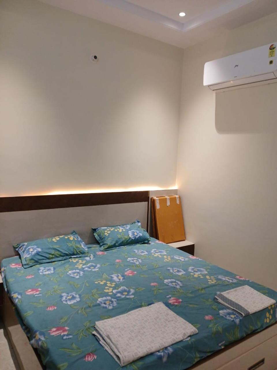 Hotel Jaipur In, Jatipura Parikrama Marg Near Mukharvind Temple Govardhan Eksteriør bilde