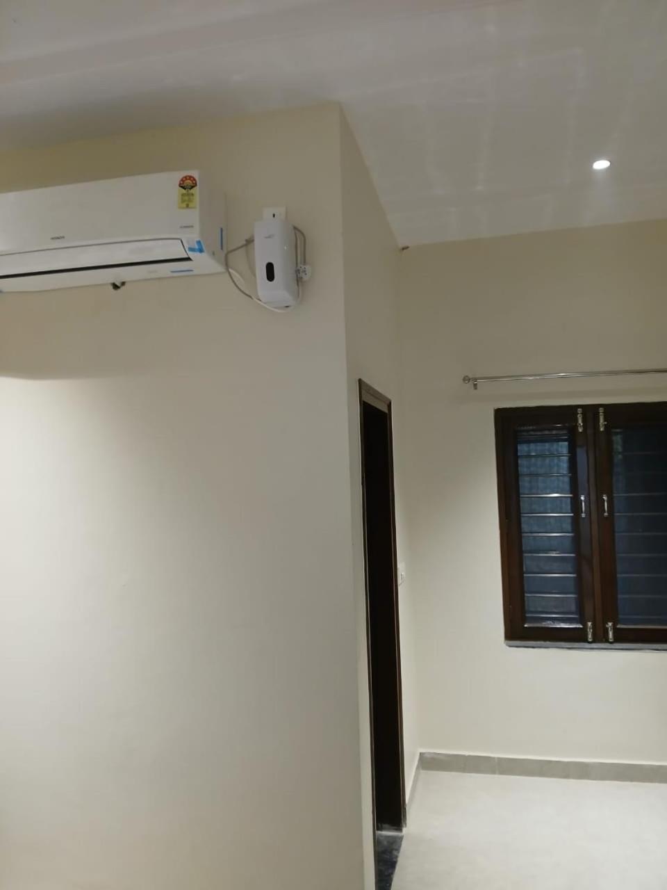 Hotel Jaipur In, Jatipura Parikrama Marg Near Mukharvind Temple Govardhan Eksteriør bilde